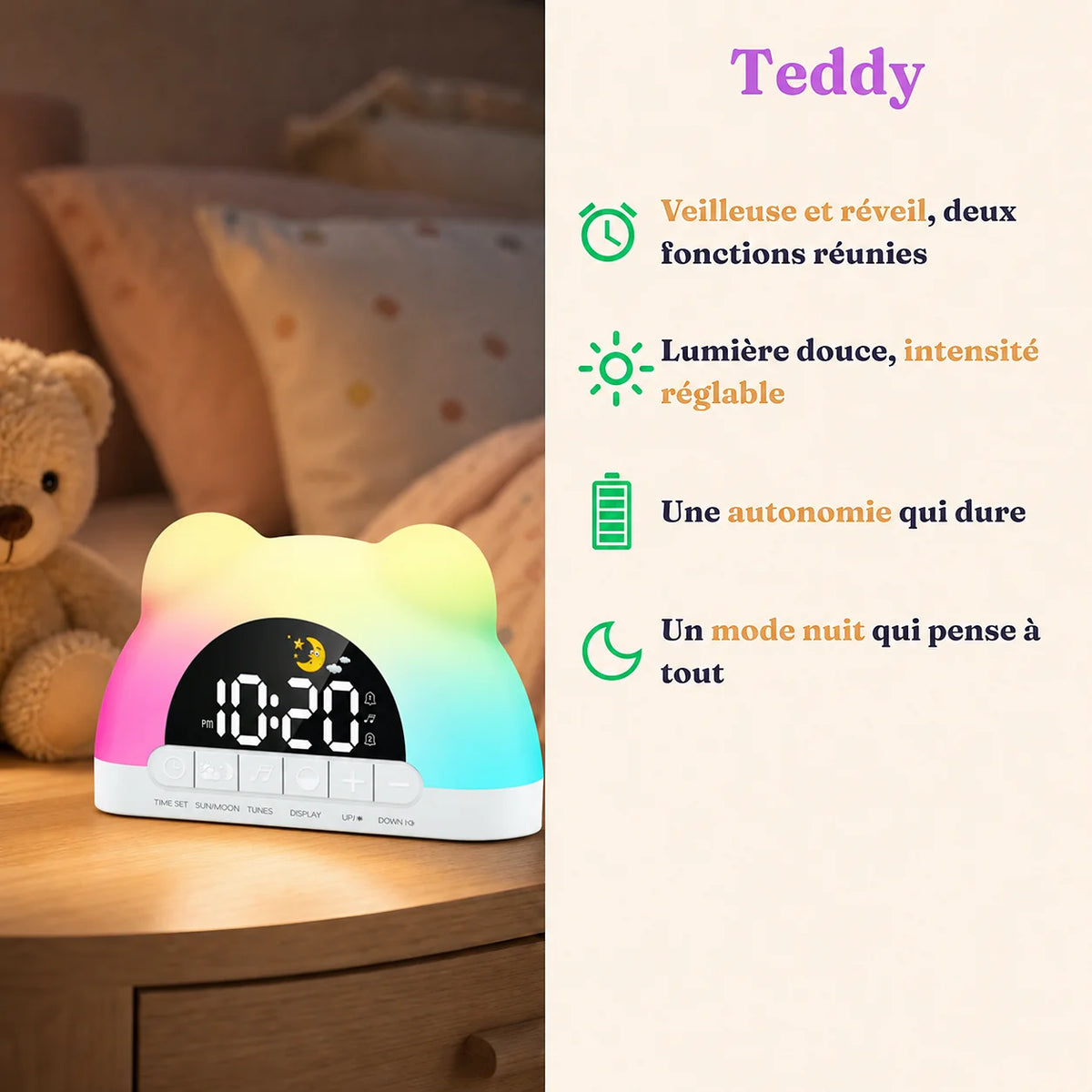 Réveil enfant Teddy en forme d'ours posé sur une table de nuit avec lumière colorée